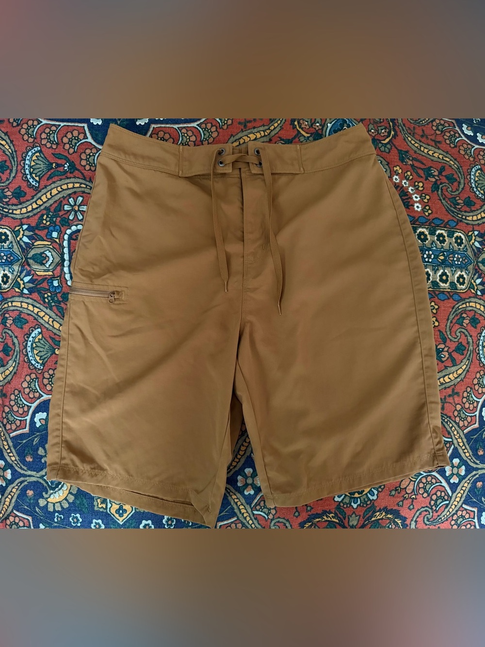 Eastern Mountain Sports Men's Hybrid Drawstring Shorts in Brown Board & water